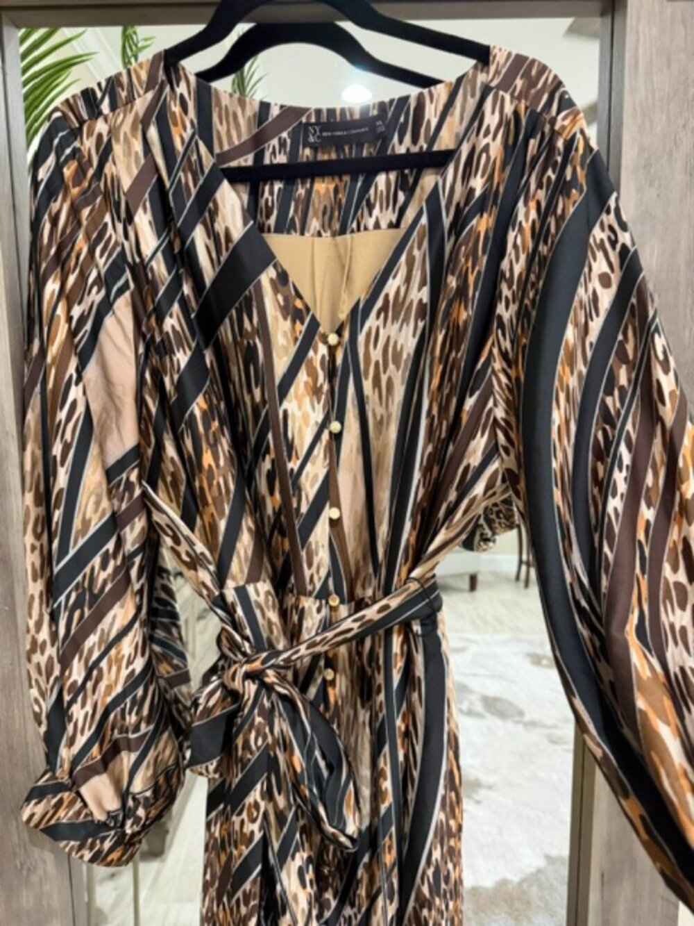 New York & Company Leopard Print Faux Wrap w/ POCKETS XXL | EUC - Picture 5 of 15